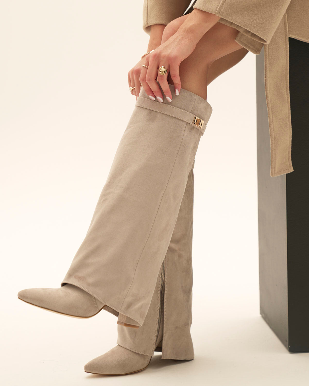 Botas rectas de ante Elene - Taupe