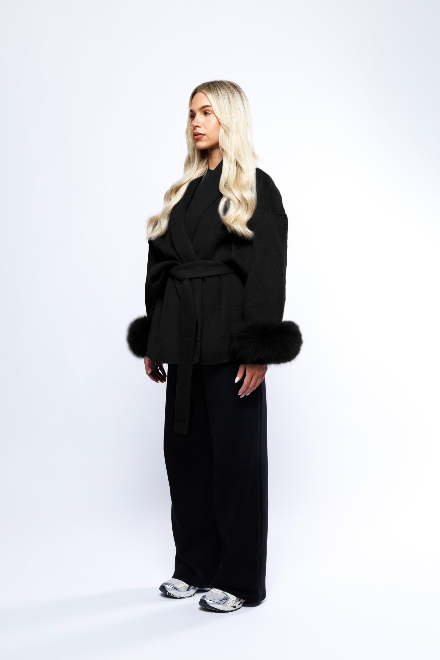 The Aura Coat - Black